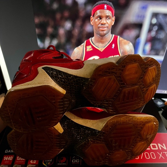 LeBron 13s - Picture 2 of 4